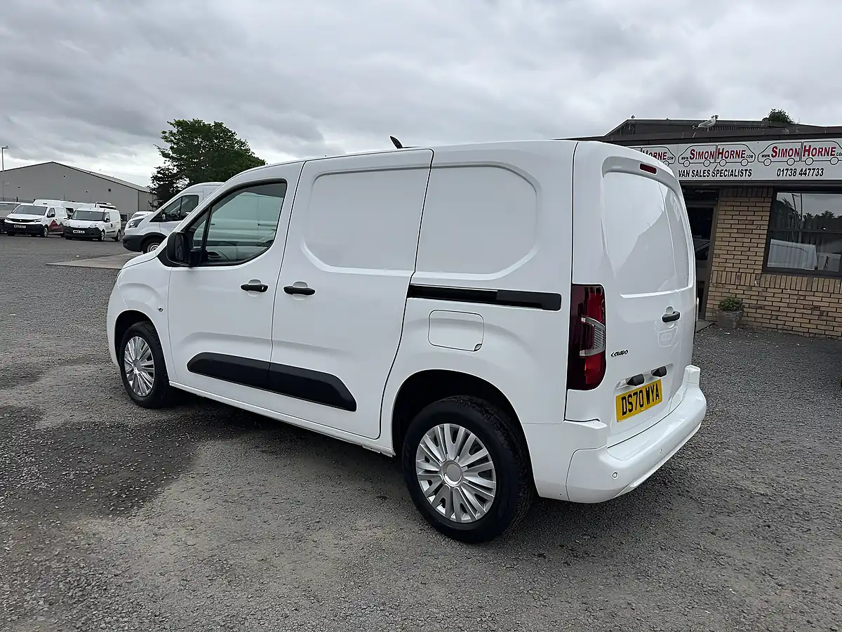 Used 2021 Vauxhall Combo Sportive White - Interior and Exterior details 7