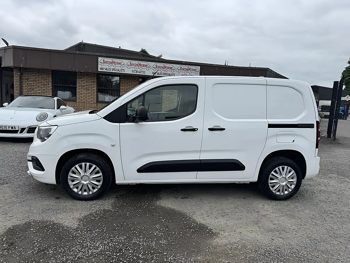 Used 2021 Vauxhall Combo Sportive White - Interior and Exterior details 8