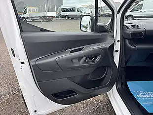 Used 2021 Vauxhall Combo Sportive White - Interior and Exterior details 9