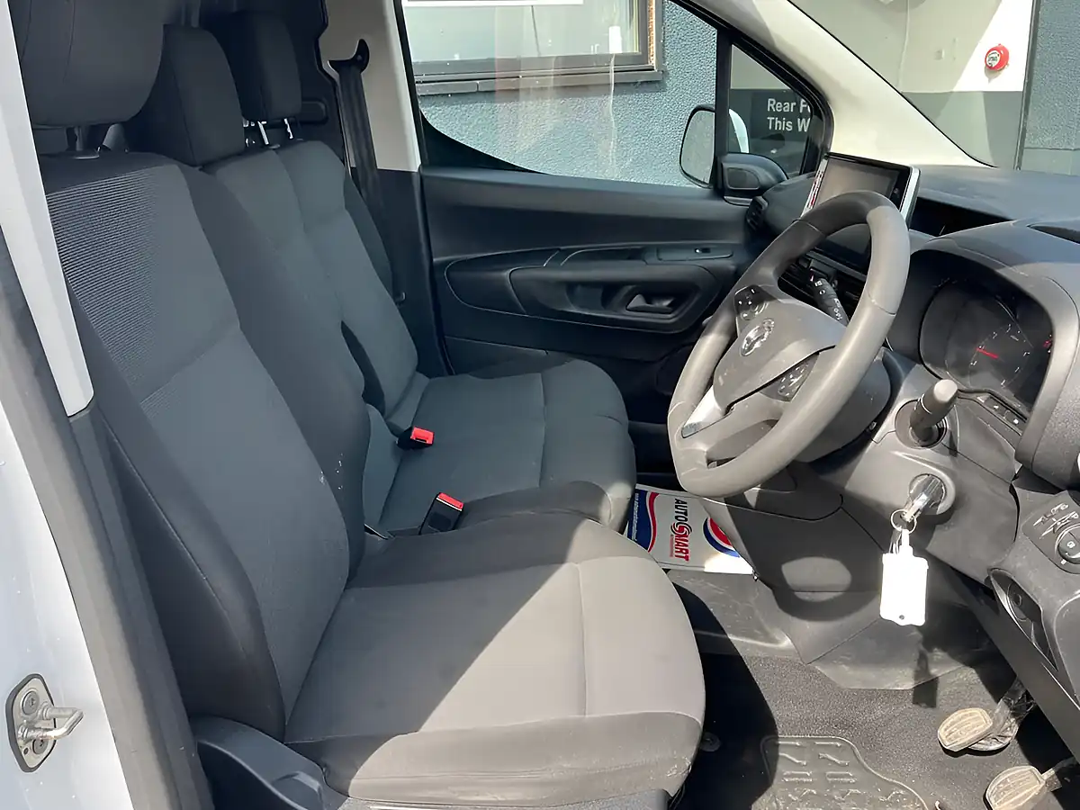 Used 2021 Vauxhall Combo Sportive White - Interior and Exterior details 12
