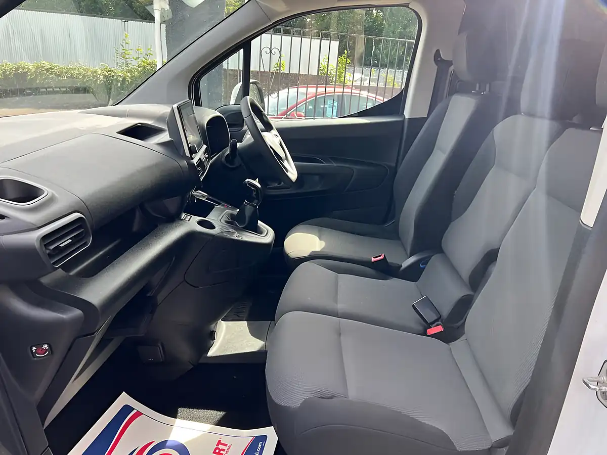 Used 2021 Vauxhall Combo Sportive White - Interior and Exterior details 14