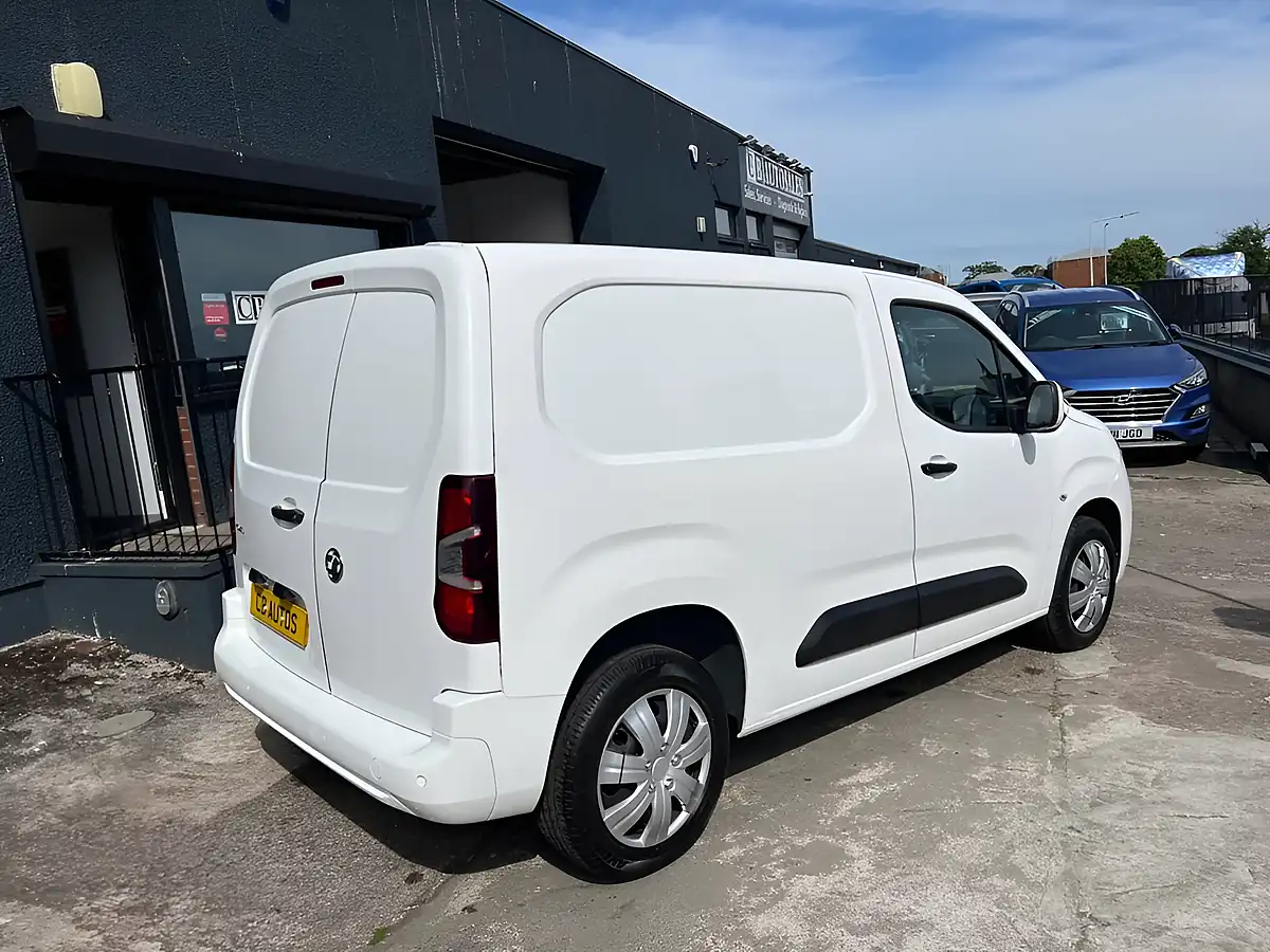 Used 2021 Vauxhall Combo Sportive White - Interior and Exterior details 5