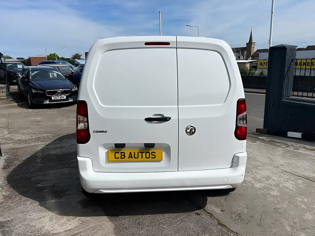Used 2021 Vauxhall Combo Sportive White - Interior and Exterior details 6