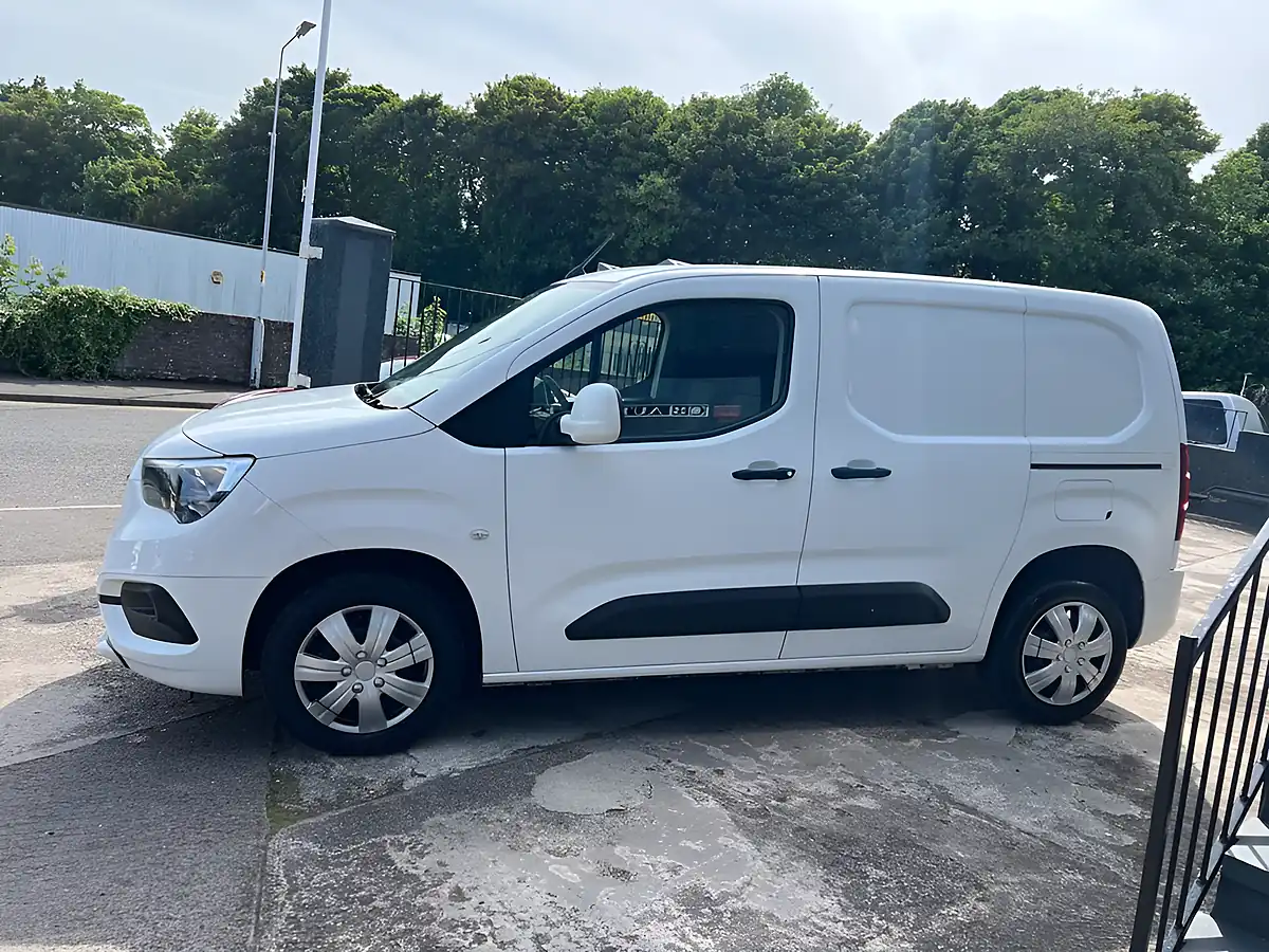 Used 2021 Vauxhall Combo Sportive White - Interior and Exterior details 8