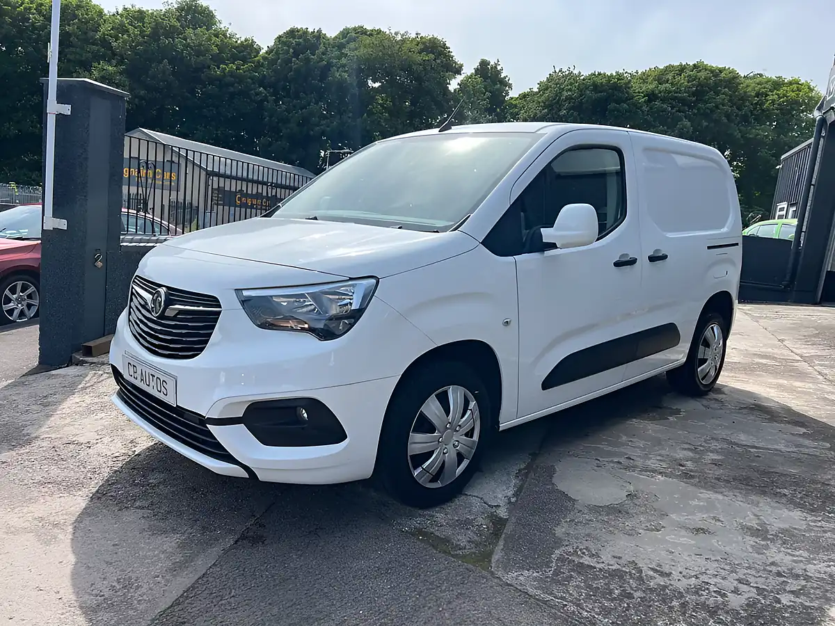 Used 2021 Vauxhall Combo Sportive White - Interior and Exterior details 9