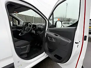 Used 2021 Vauxhall Combo Sportive White - Interior and Exterior details 13