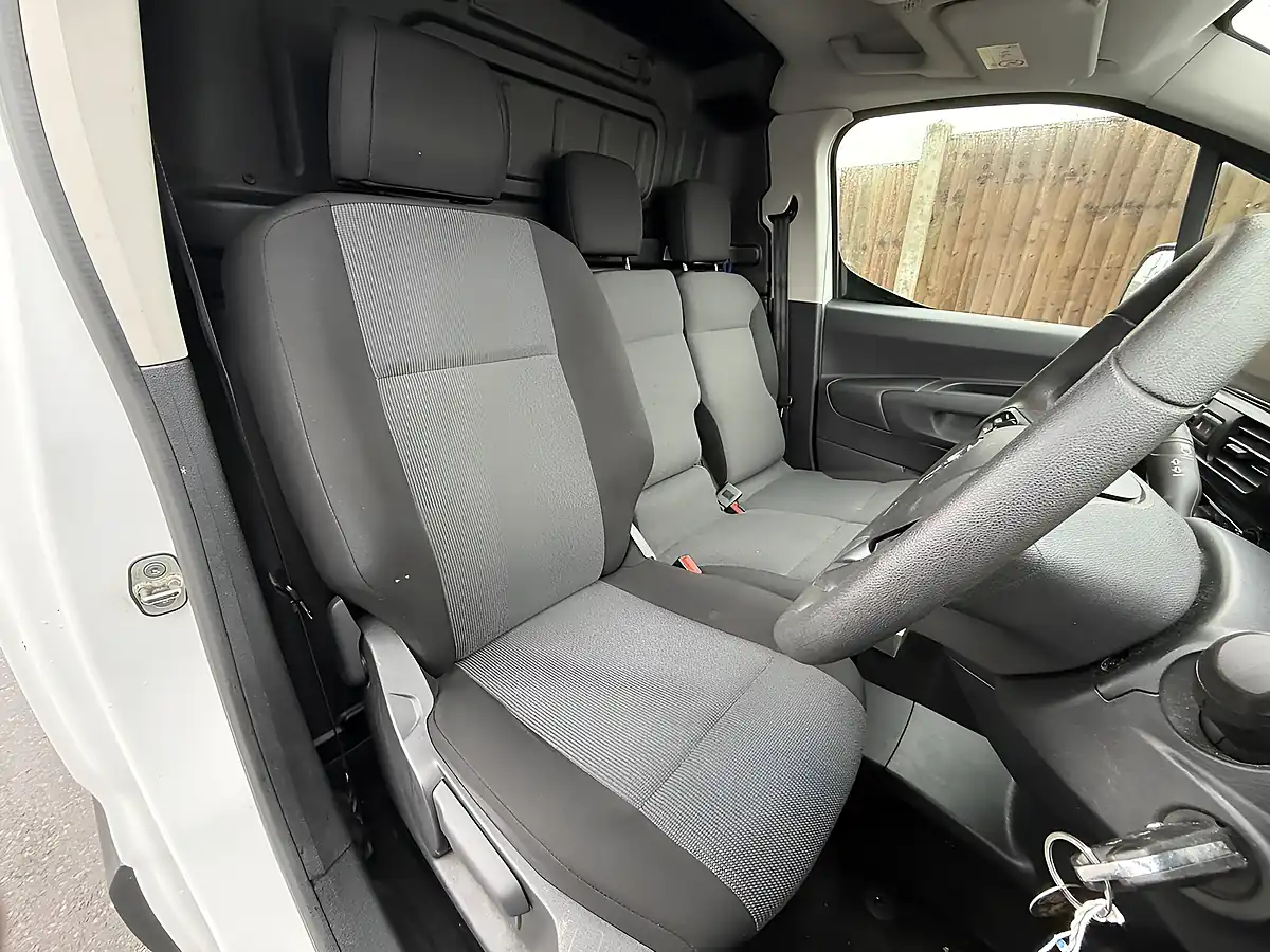 Used 2021 Vauxhall Combo Sportive White - Interior and Exterior details 15