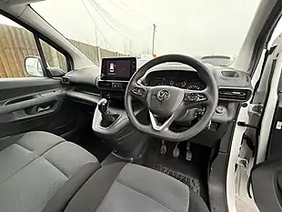 Used 2021 Vauxhall Combo Sportive White - Interior and Exterior details 16