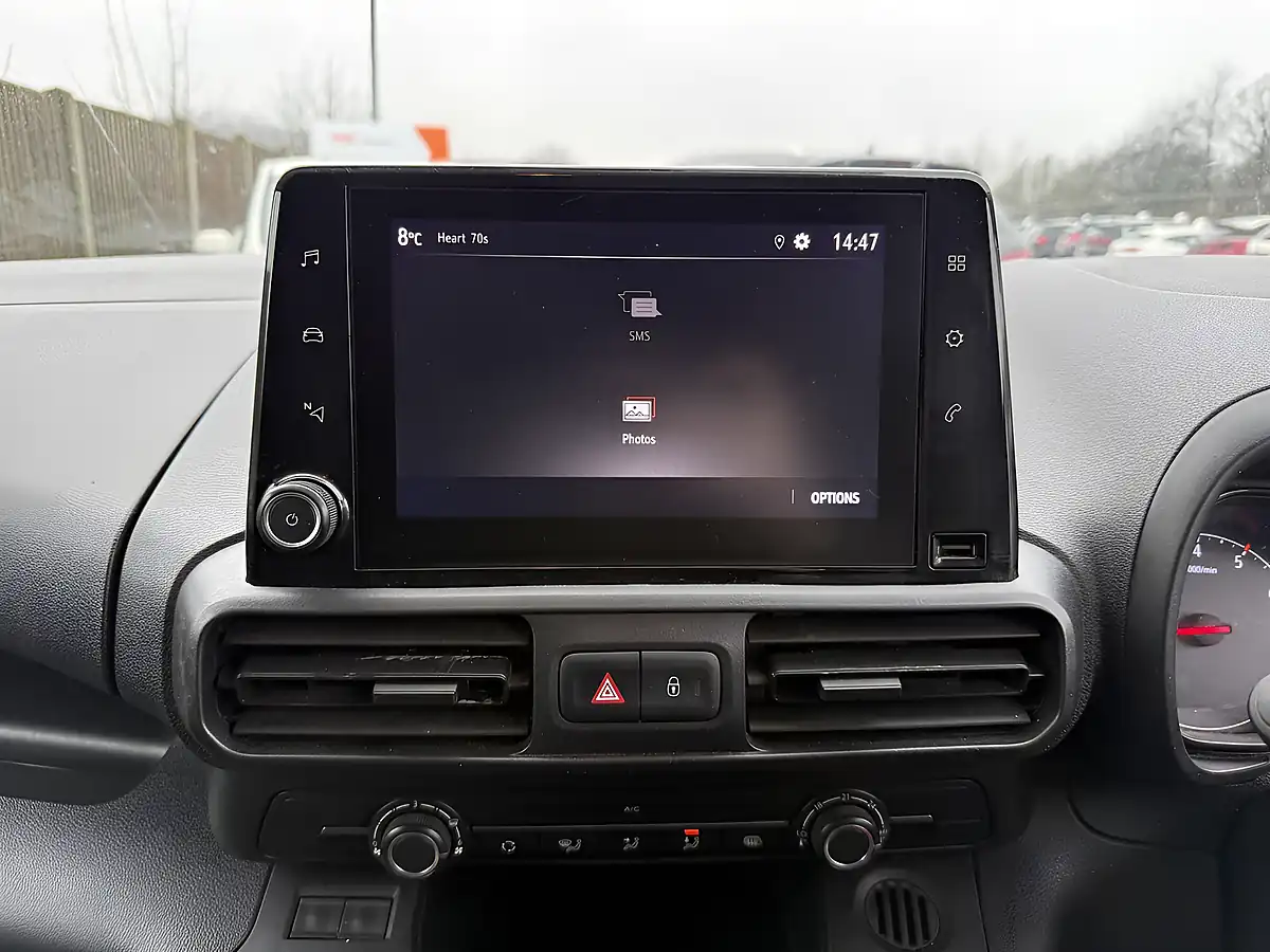 Used 2021 Vauxhall Combo Sportive White - Interior and Exterior details 17