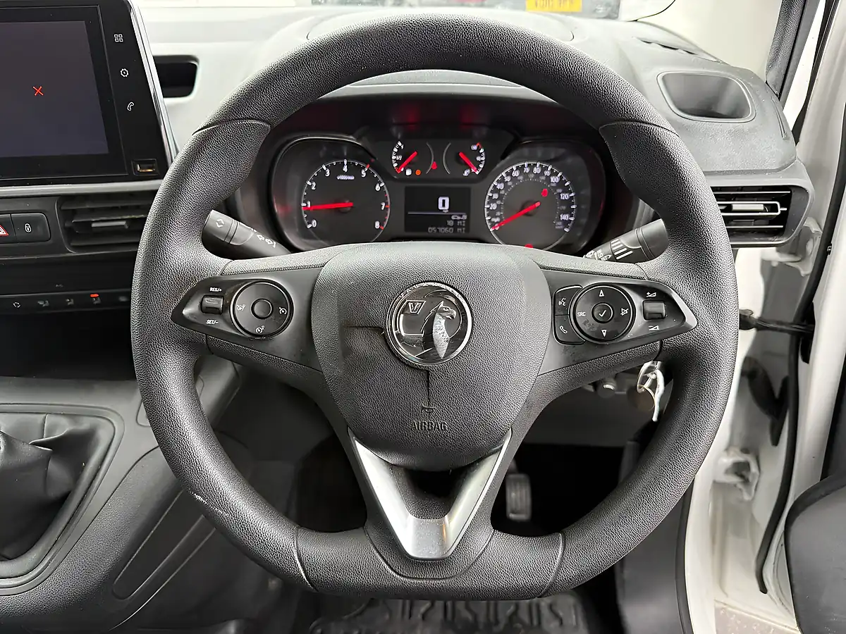 Used 2021 Vauxhall Combo Sportive White - Interior and Exterior details 19