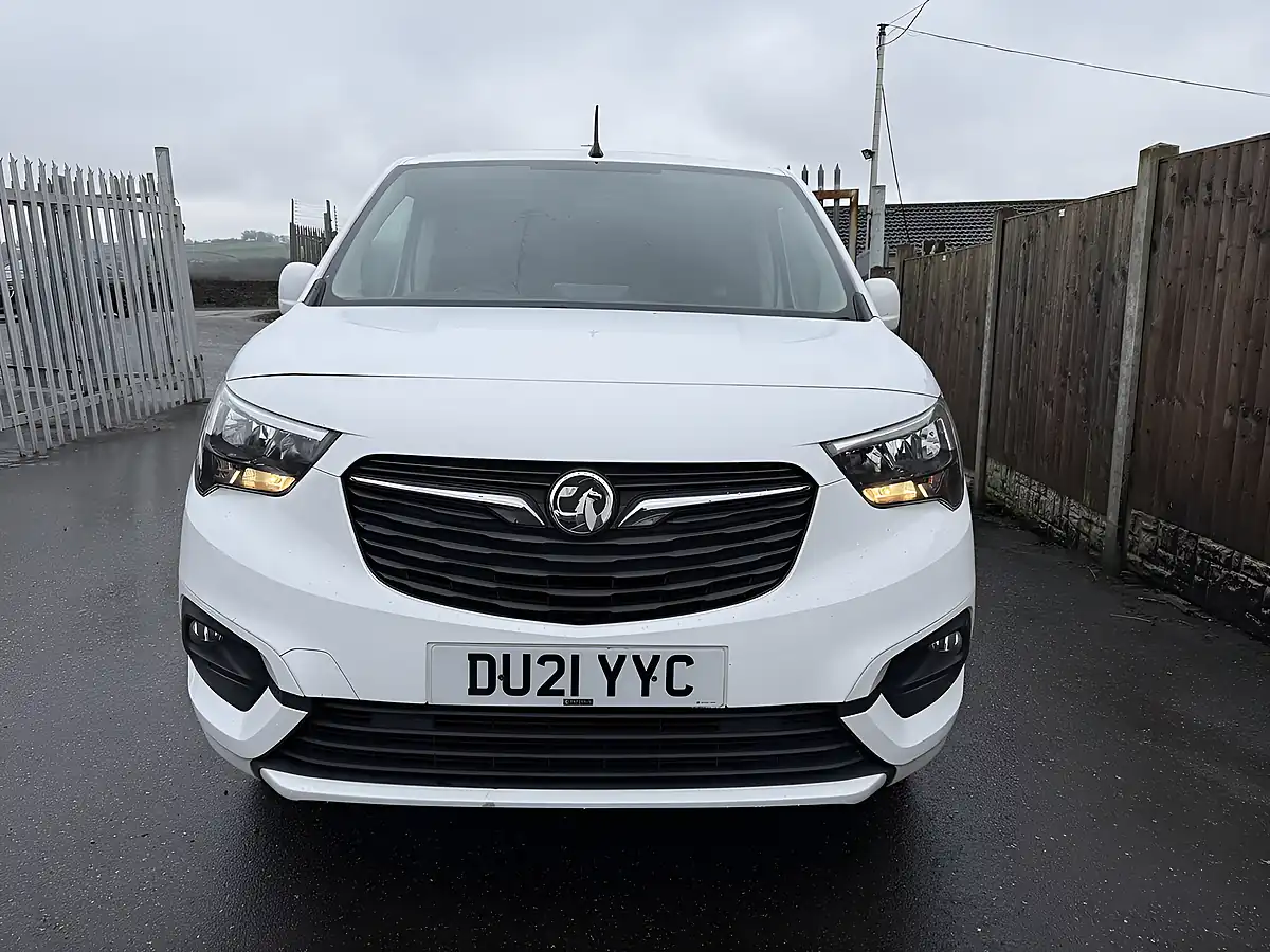 Used 2021 Vauxhall Combo Sportive White - Interior and Exterior details 2