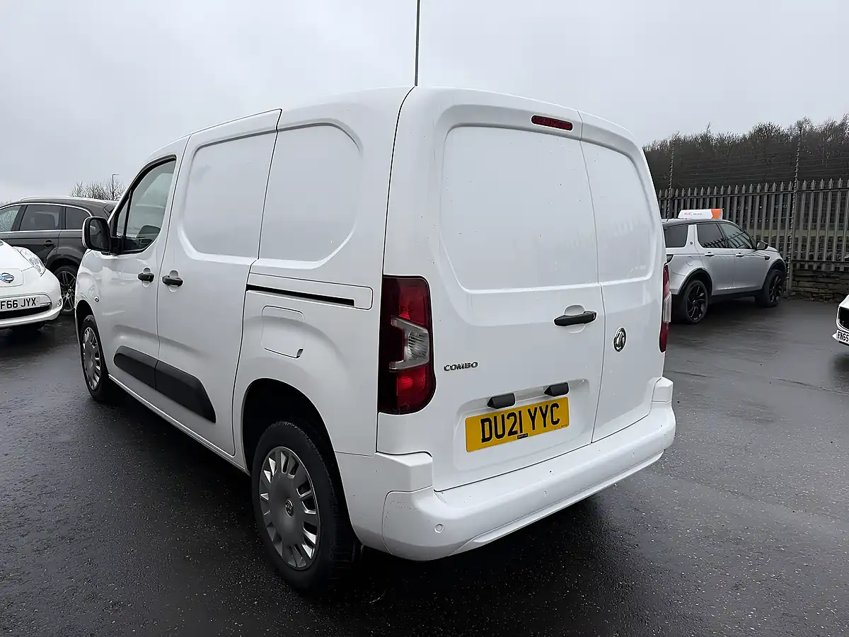 Used 2021 Vauxhall Combo Sportive White - Interior and Exterior details 5