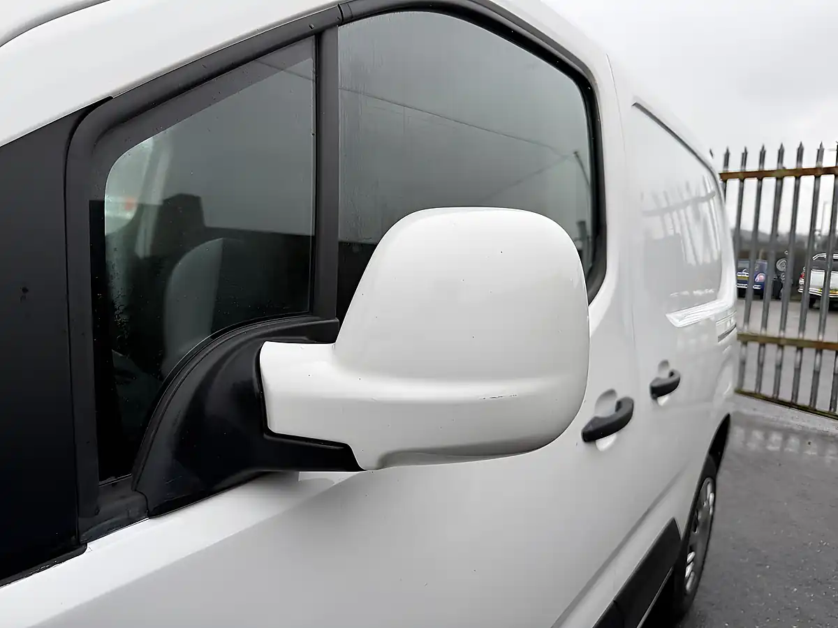 Used 2021 Vauxhall Combo Sportive White - Interior and Exterior details 7