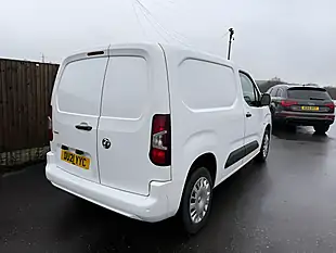 Used 2021 Vauxhall Combo Sportive White - Interior and Exterior details 9