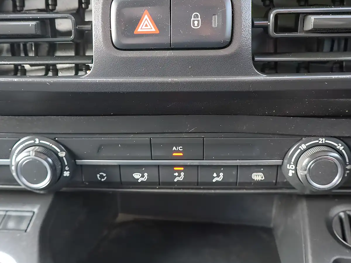 Used 2021 Vauxhall Combo Sportive White - Interior and Exterior details 20