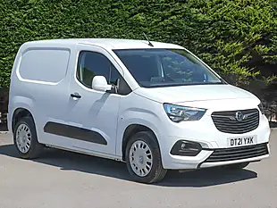 Used 2021 Vauxhall Combo Sportive White - Interior and Exterior details 4