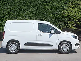 Used 2021 Vauxhall Combo Sportive White - Interior and Exterior details 5