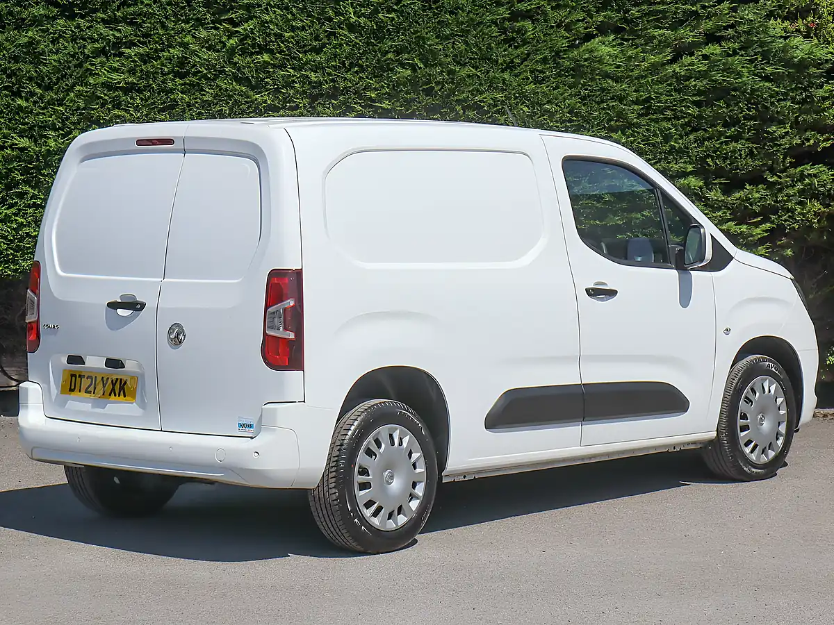 Used 2021 Vauxhall Combo Sportive White - Interior and Exterior details 6