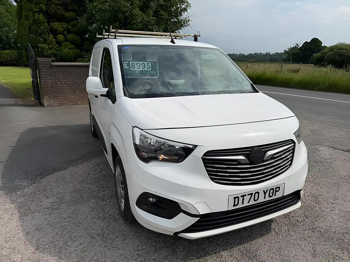 Used 2021 Vauxhall Combo Sportive White - Front View