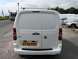 Used 2021 Vauxhall Combo Sportive White - Interior and Exterior details 4