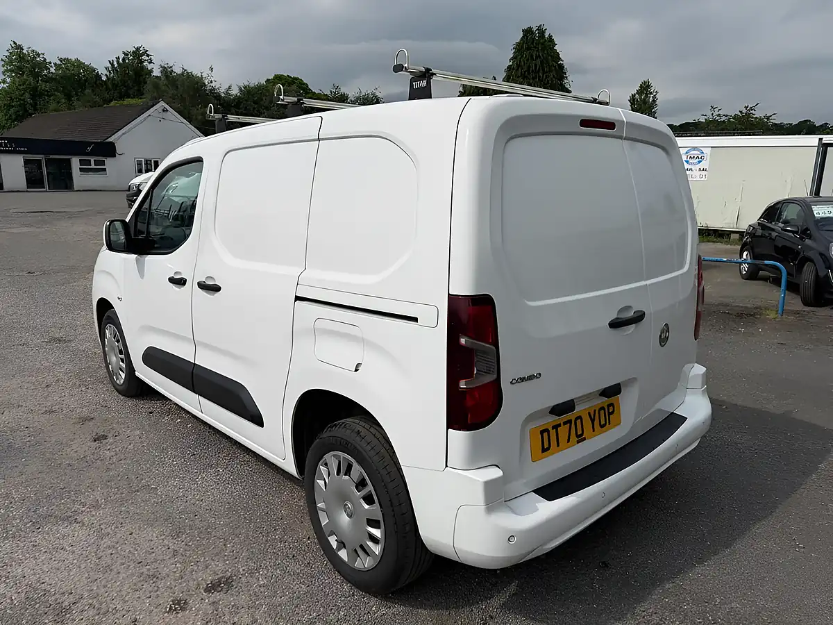 Used 2021 Vauxhall Combo Sportive White - Interior and Exterior details 5
