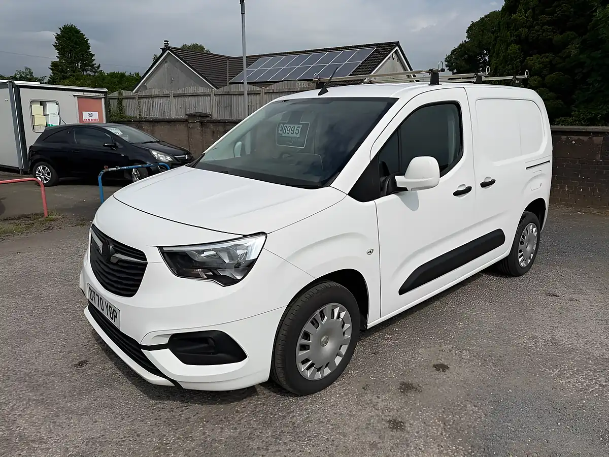 Used 2021 Vauxhall Combo Sportive White - Interior and Exterior details 7