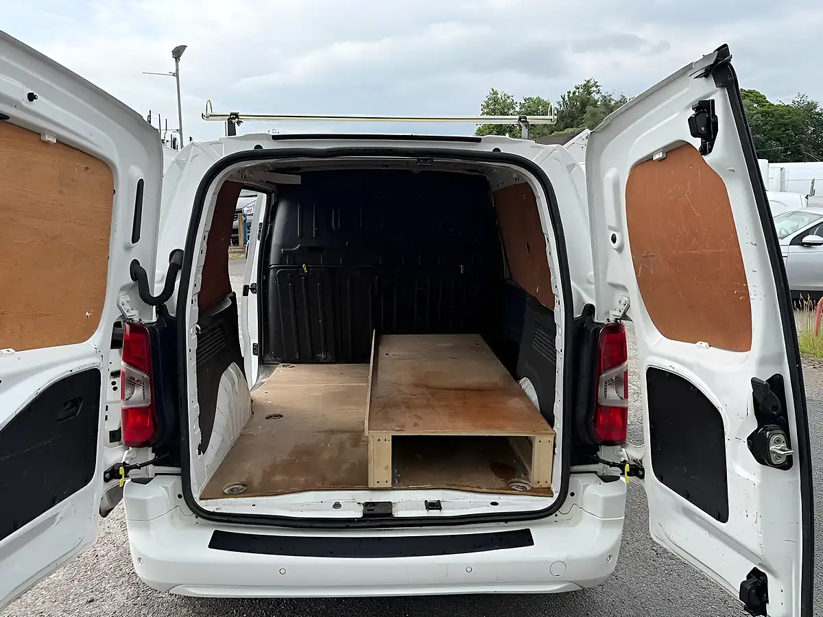 Used 2021 Vauxhall Combo Sportive White - Interior and Exterior details 9