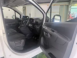 Used 2021 Vauxhall Combo Sportive White - Interior and Exterior details 18