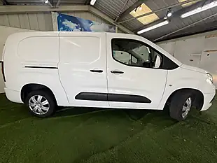 Used 2021 Vauxhall Combo Sportive White - Interior and Exterior details 19