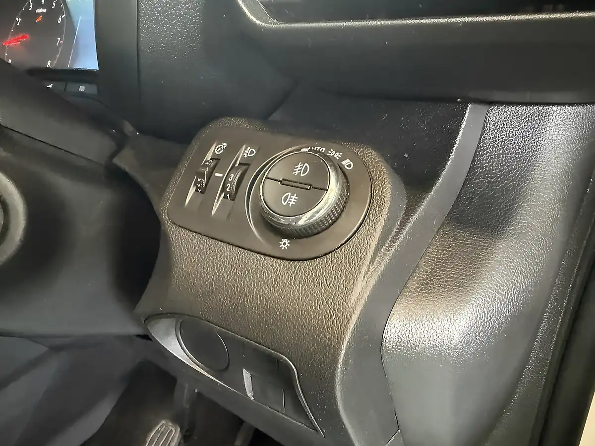 Used 2021 Vauxhall Combo Sportive White - Interior and Exterior details 20
