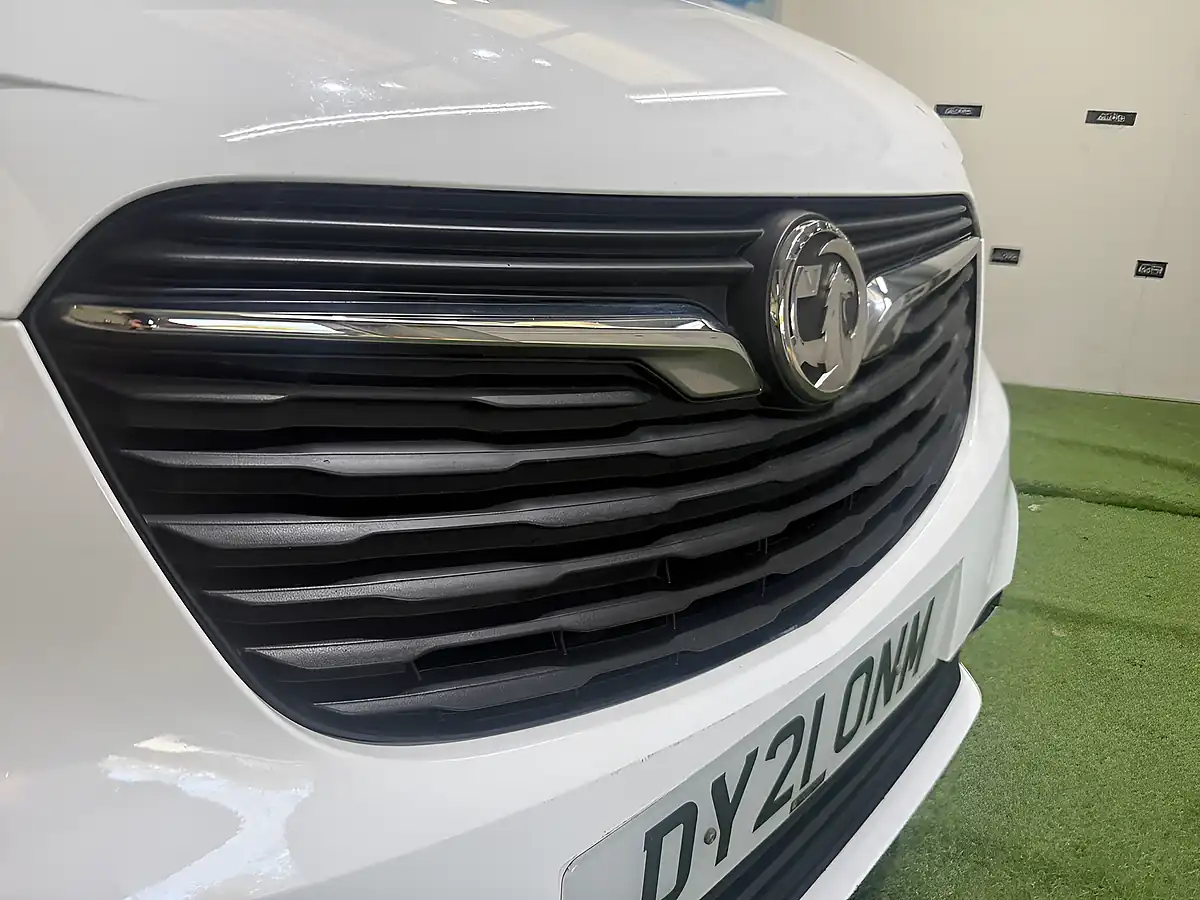 Used 2021 Vauxhall Combo Sportive White - Interior and Exterior details 4