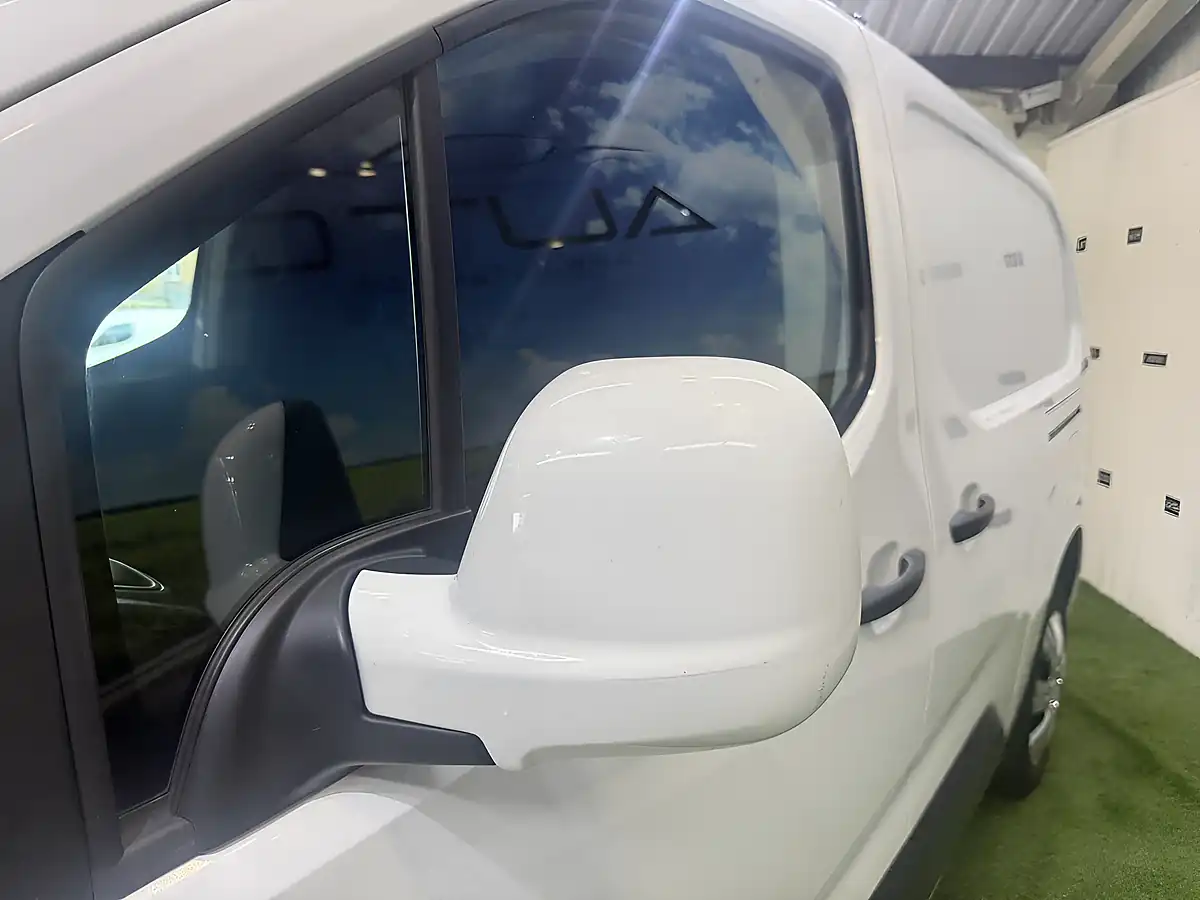 Used 2021 Vauxhall Combo Sportive White - Interior and Exterior details 5