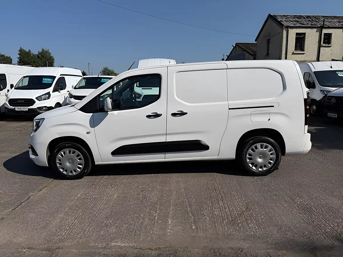 Used 2021 Vauxhall Combo Sportive White - Interior and Exterior details 6