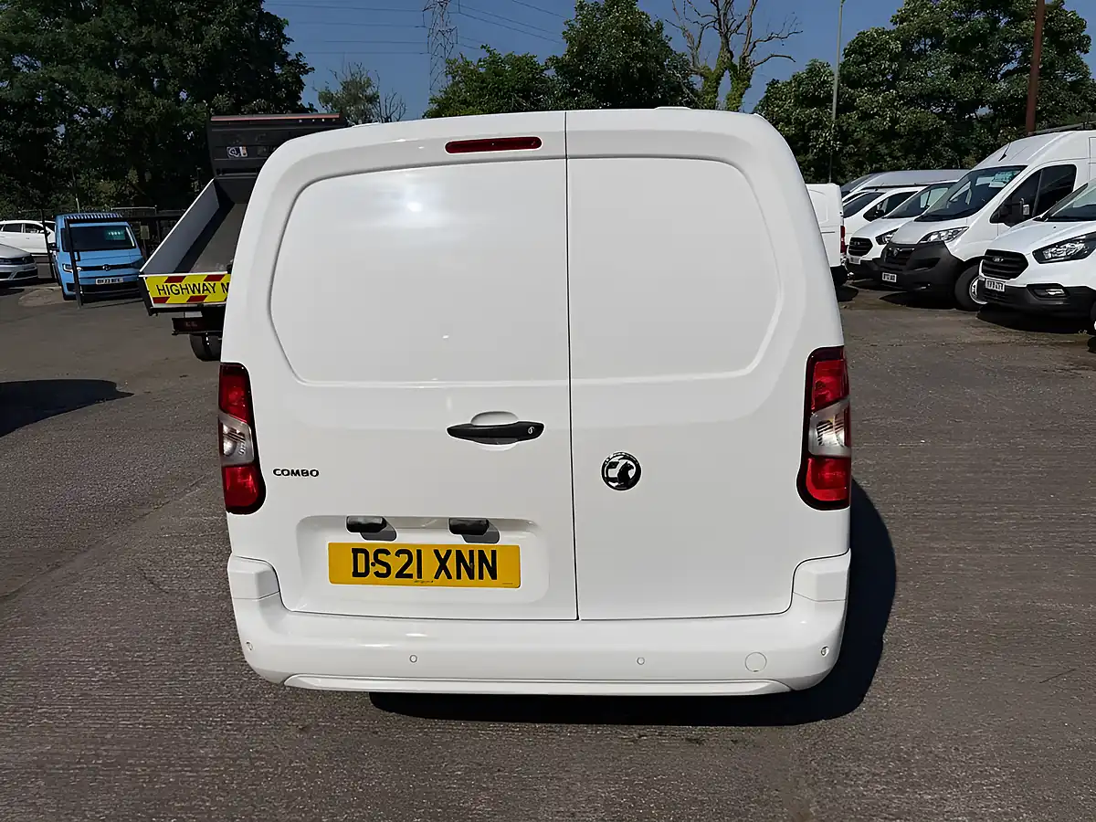 Used 2021 Vauxhall Combo Sportive White - Interior and Exterior details 8