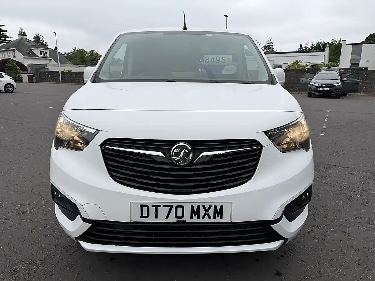 Used 2021 Vauxhall Combo Sportive White - Interior and Exterior details 2