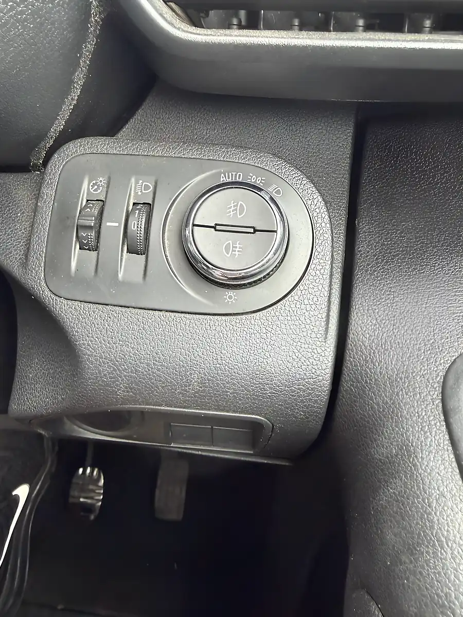 Used 2021 Vauxhall Combo Sportive White - Interior and Exterior details 20