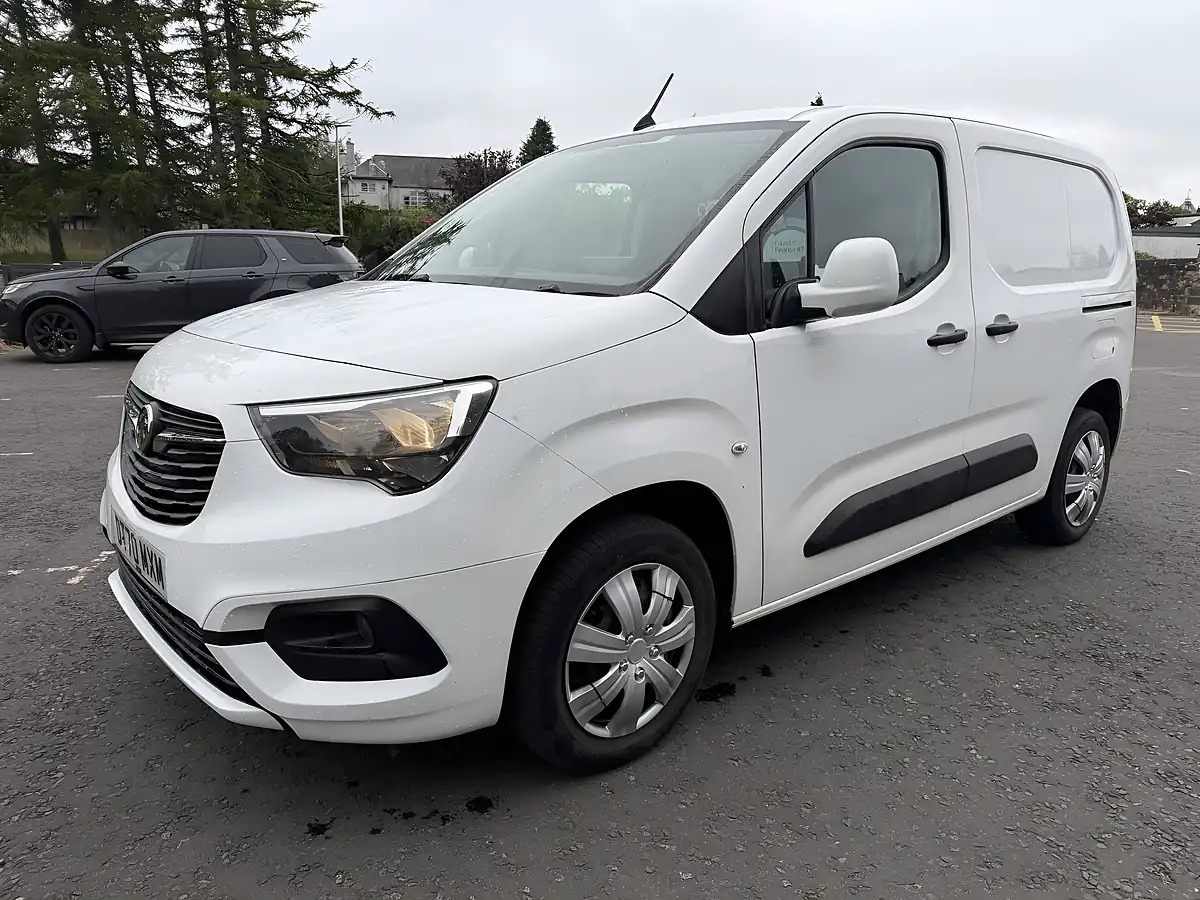 Used 2021 Vauxhall Combo Sportive White - Interior and Exterior details 3