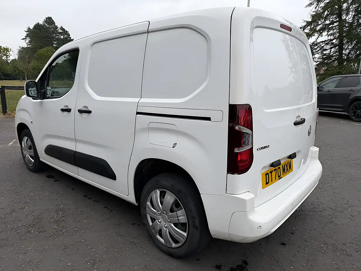 Used 2021 Vauxhall Combo Sportive White - Interior and Exterior details 5