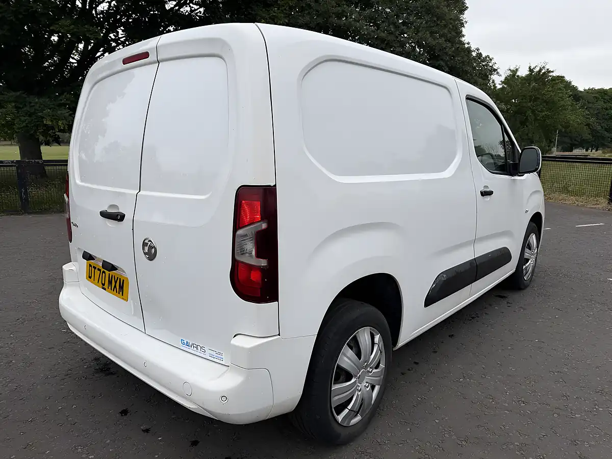 Used 2021 Vauxhall Combo Sportive White - Interior and Exterior details 7