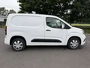 Used 2021 Vauxhall Combo Sportive White - Interior and Exterior details 8