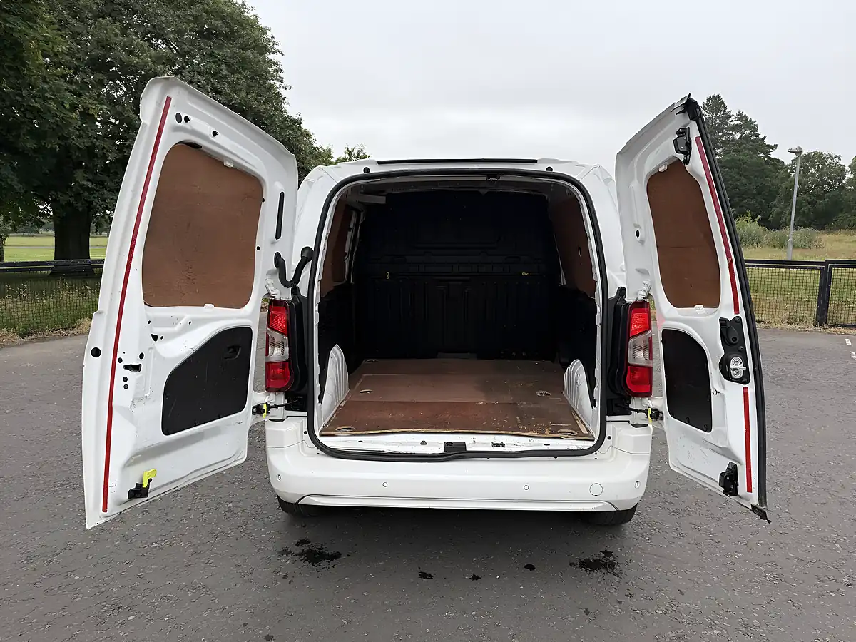 Used 2021 Vauxhall Combo Sportive White - Interior and Exterior details 9