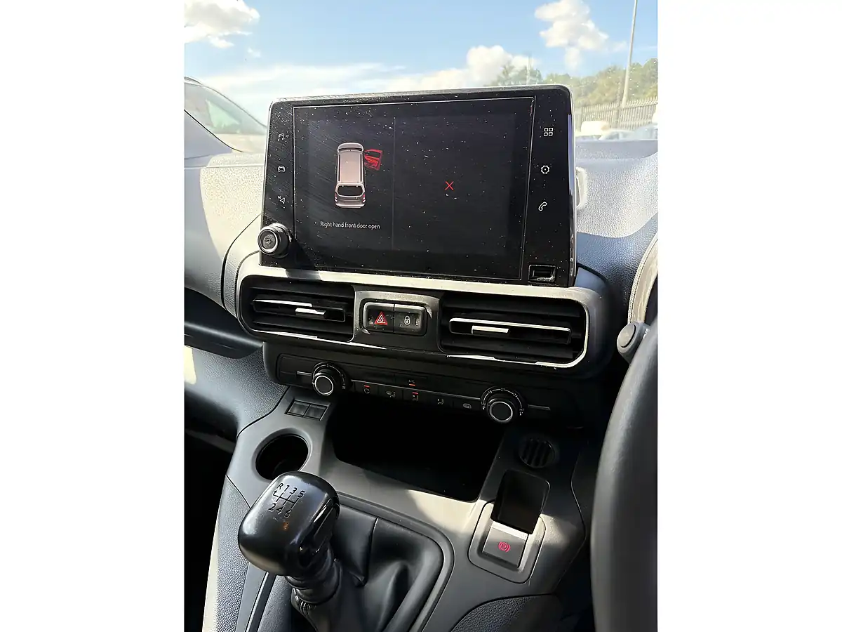 Used 2021 Vauxhall Combo Sportive White - Interior and Exterior details 13