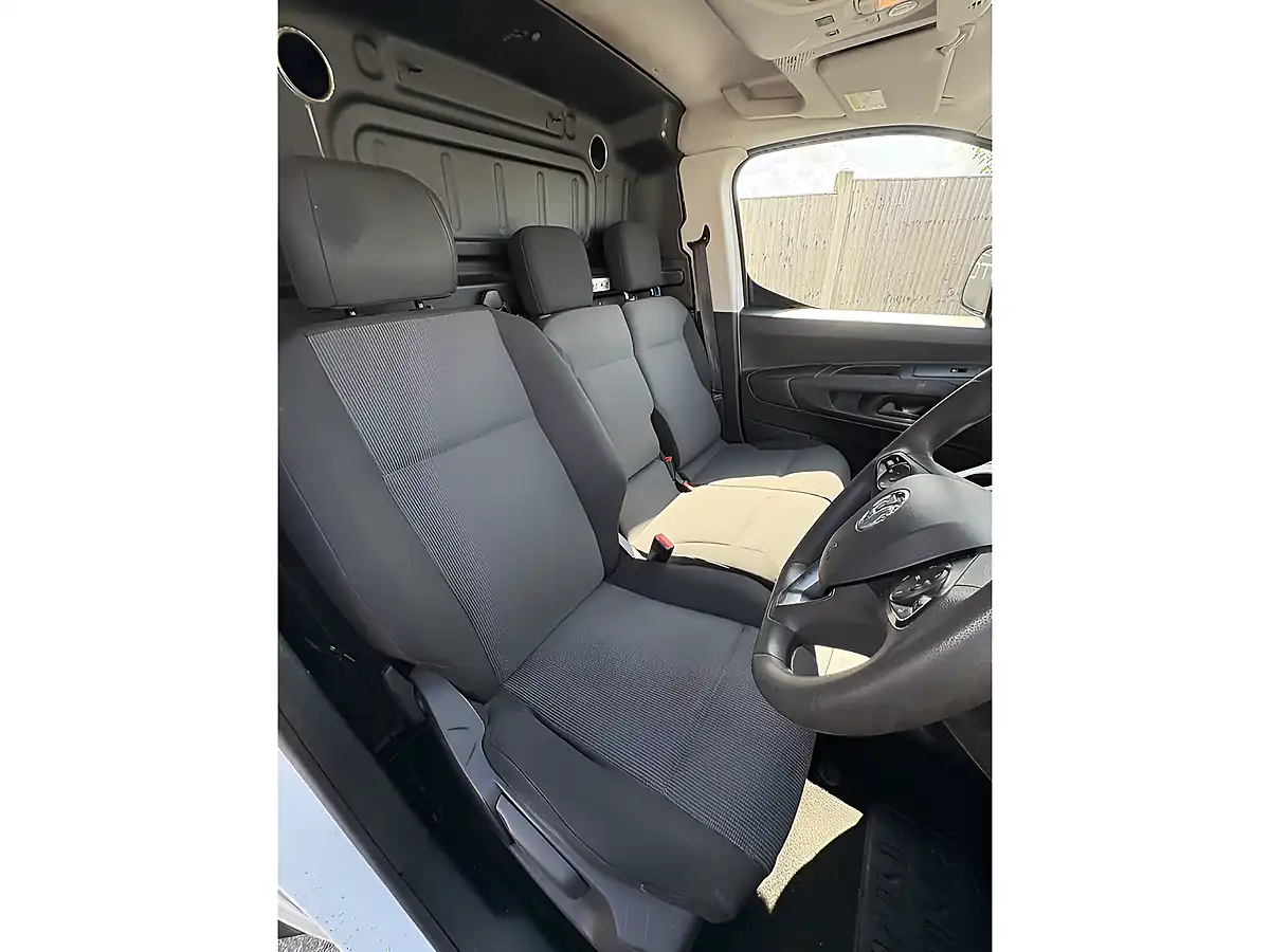 Used 2021 Vauxhall Combo Sportive White - Interior and Exterior details 14