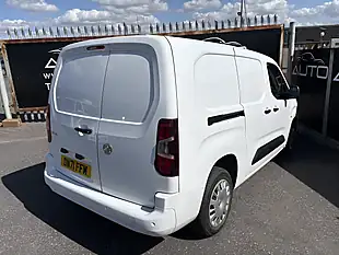 Used 2021 Vauxhall Combo Sportive White - Interior and Exterior details 18