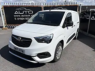 Used 2021 Vauxhall Combo Sportive White - Interior and Exterior details 3