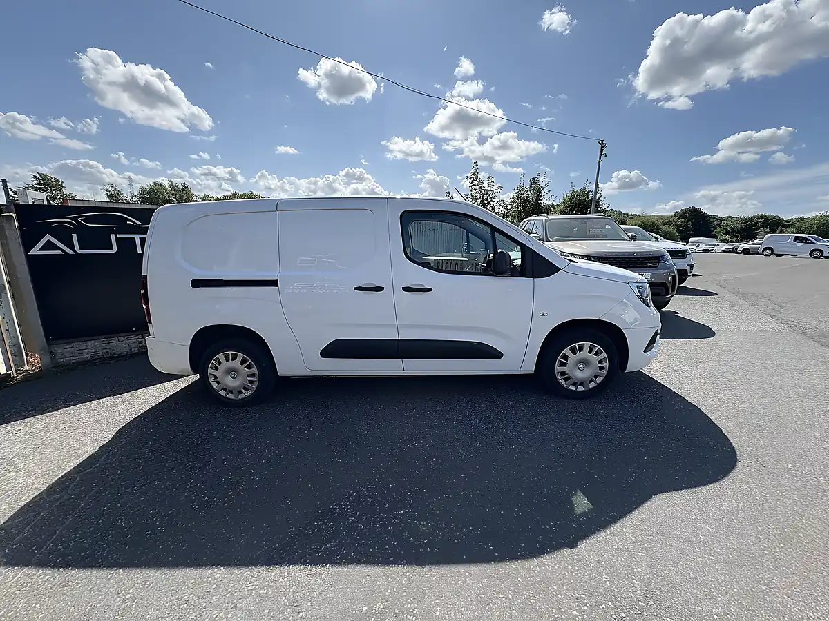 Used 2021 Vauxhall Combo Sportive White - Interior and Exterior details 7