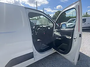 Used 2021 Vauxhall Combo Sportive White - Interior and Exterior details 15