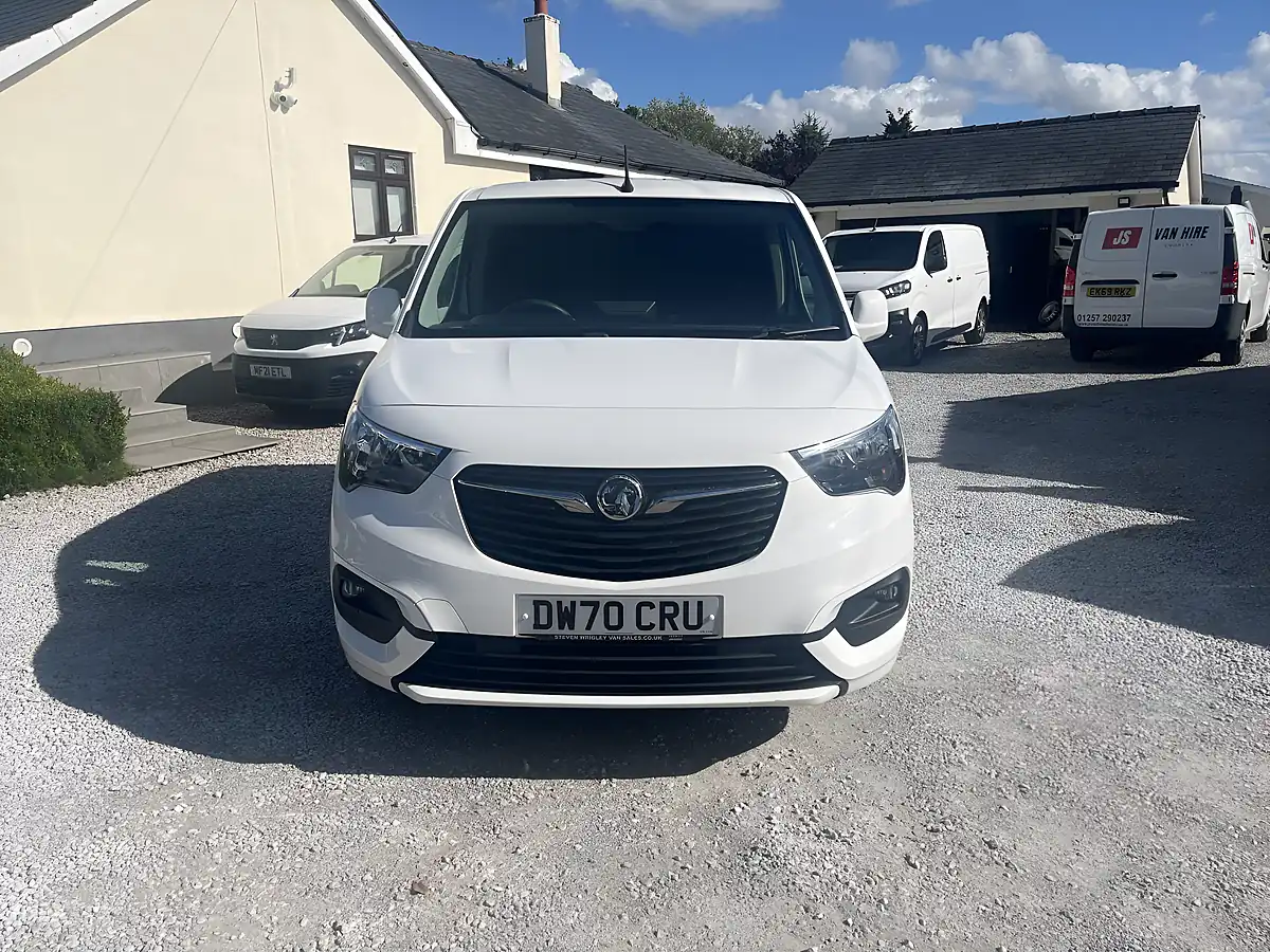 Used 2021 Vauxhall Combo Sportive White - Interior and Exterior details 2