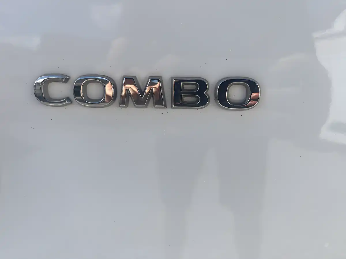 Used 2021 Vauxhall Combo Sportive White - Interior and Exterior details 20