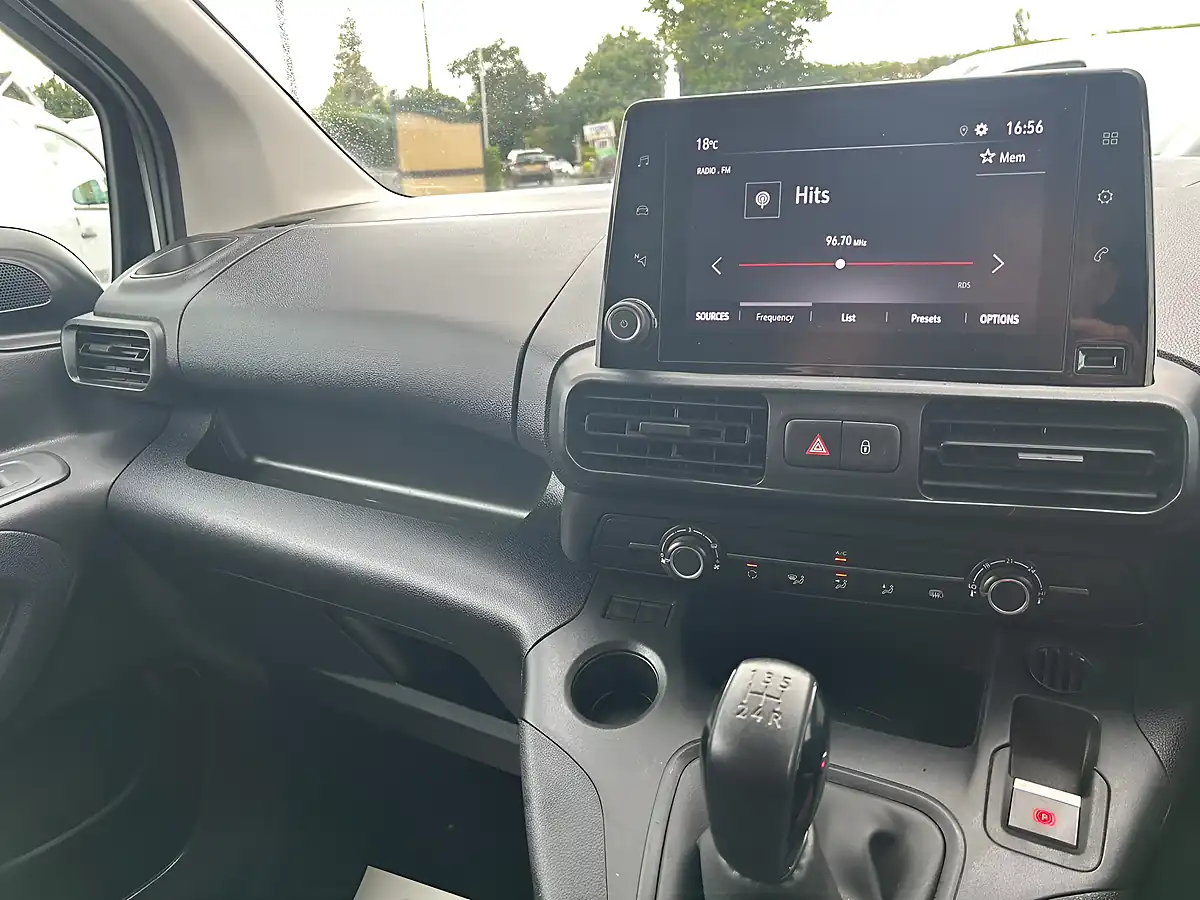 Used 2021 Vauxhall Combo Sportive White - Interior and Exterior details 10
